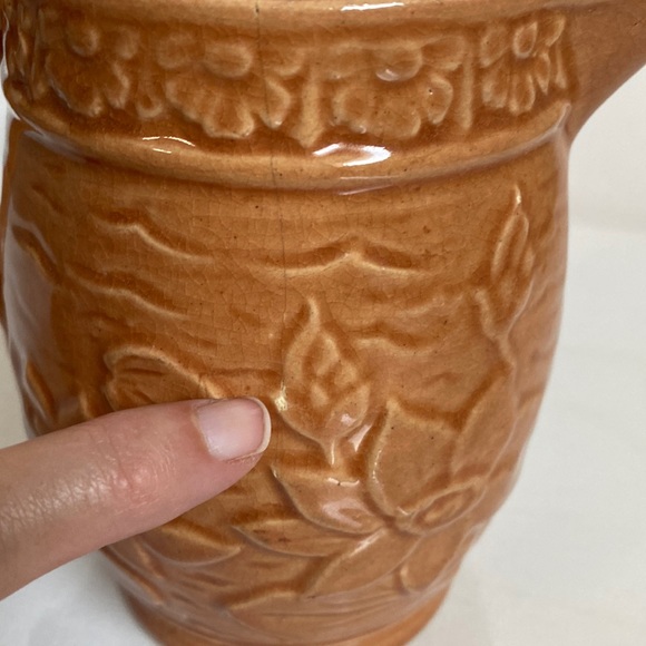 Vintage McCoy Water Lily Lotus Pitcher Peachy Brown with fish handle & lily pads - Picture 9 of 11